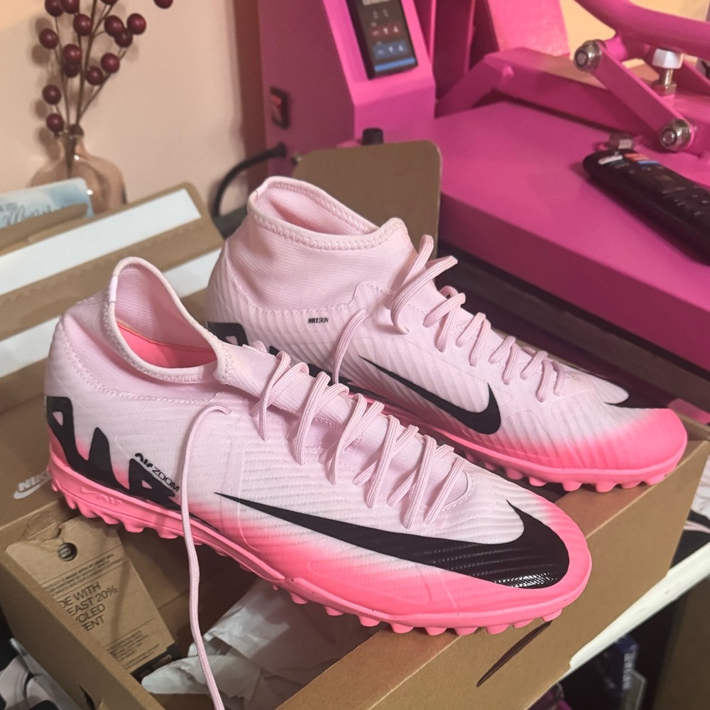 Brand new Nike turf shoes